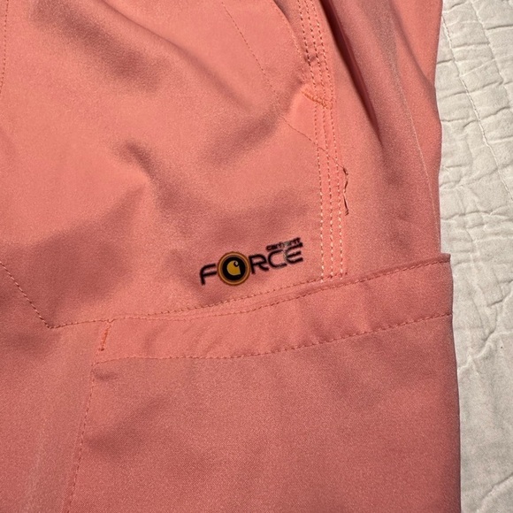 Carhartt Force scrub pants like new drawstring has frayed at ends - Picture 2 of 8